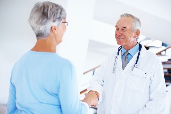 How To Choose The Right Oncologist Near Me For Personalized Cancer Treatment